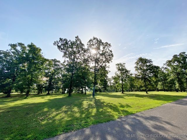 36429 S Cedar Road, Park Hill, OK 74451