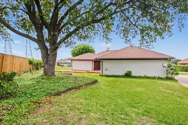 2212 Southern Court, Carrollton, TX 75006