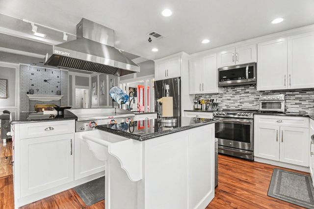 2212 Southern Court, Carrollton, TX 75006