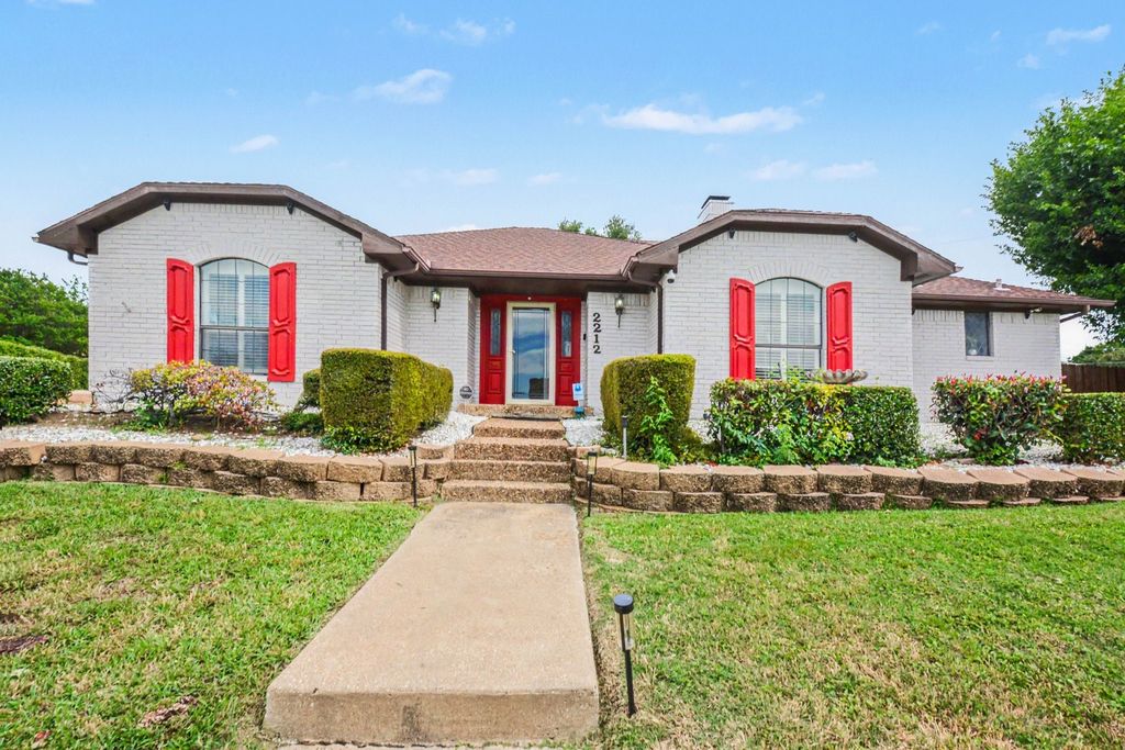 2212 Southern Court, Carrollton, TX 75006