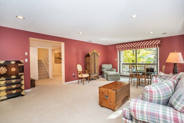 2 Chambord Park 2, Bloomfield, CT 06002