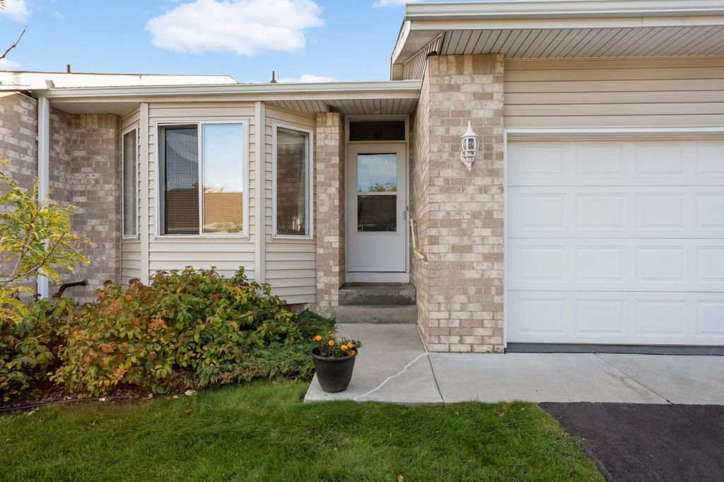 12818 Glen Court, Apple Valley, MN 55124 — exterior