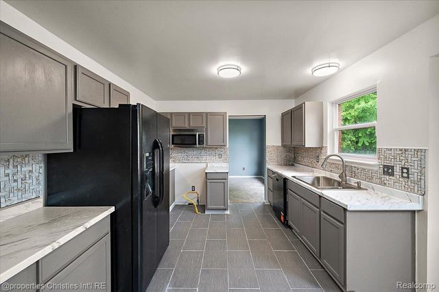 32916 Kelly Boulevard, Brownstown Charter Township, MI 48173