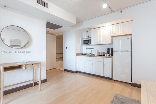 5445 Collins Avenue 1105, Miami Beach, FL 33140
