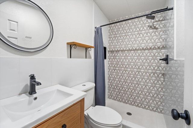 112 Storm CT, Kyle, TX 78640