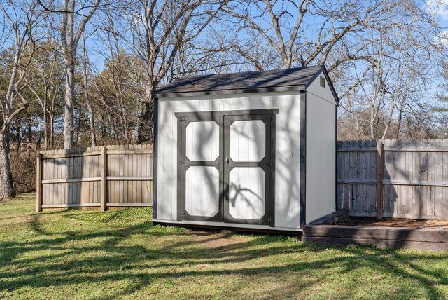 205 Tammy Dr, Gallatin, TN 37066