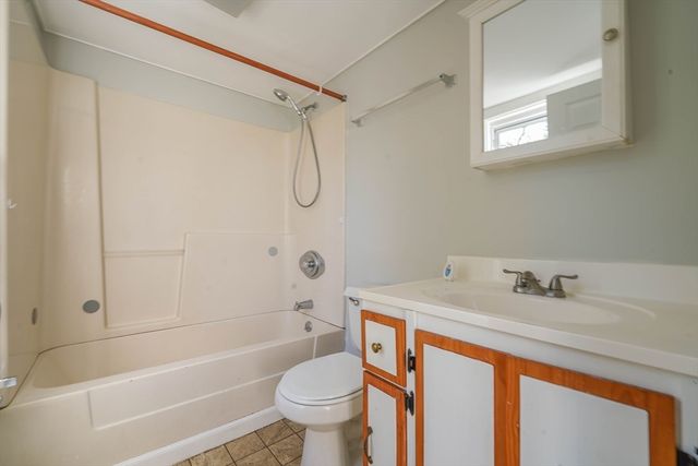 252 Somerset Ave, Taunton, MA 02780