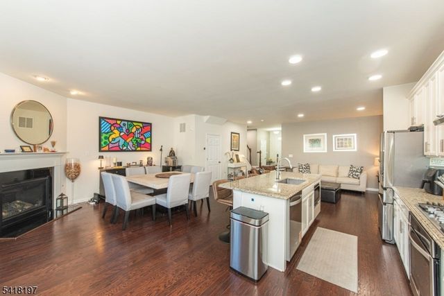 11 ALBERT CT, Randolph Twp., NJ 07869