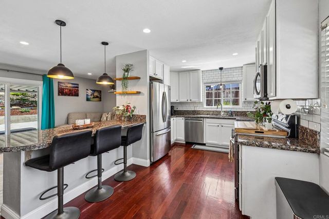 9510 Tuthill Way, Santee, CA 92071