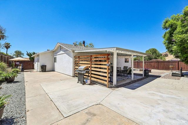 9510 Tuthill Way, Santee, CA 92071