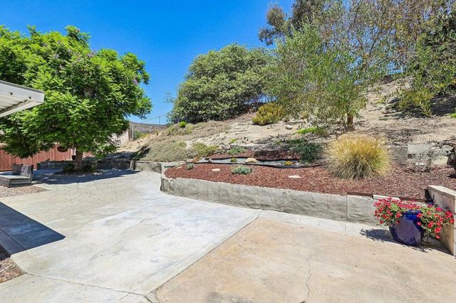 9510 Tuthill Way, Santee, CA 92071