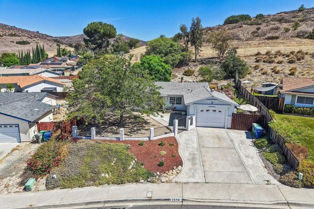 9510 Tuthill Way, Santee, CA 92071