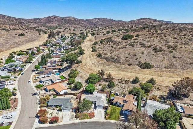 9510 Tuthill Way, Santee, CA 92071