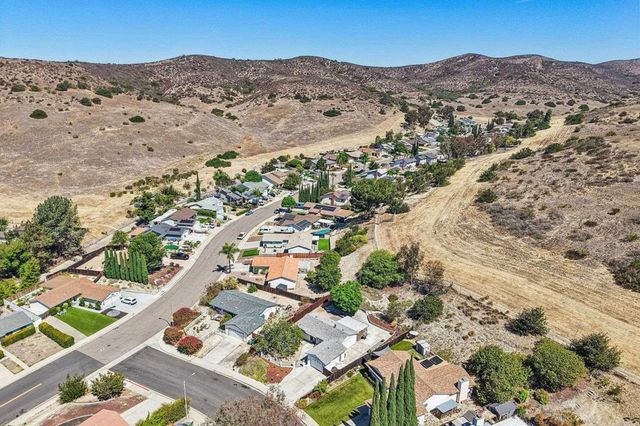 9510 Tuthill Way, Santee, CA 92071