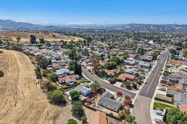 9510 Tuthill Way, Santee, CA 92071