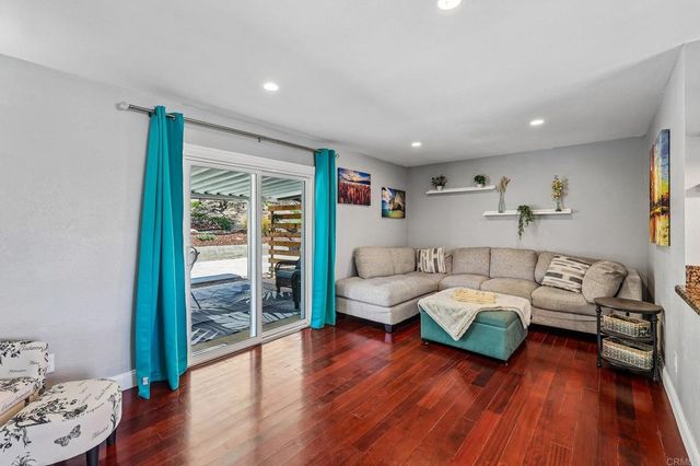 9510 Tuthill Way, Santee, CA 92071