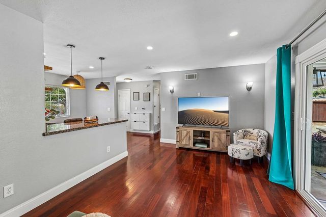 9510 Tuthill Way, Santee, CA 92071