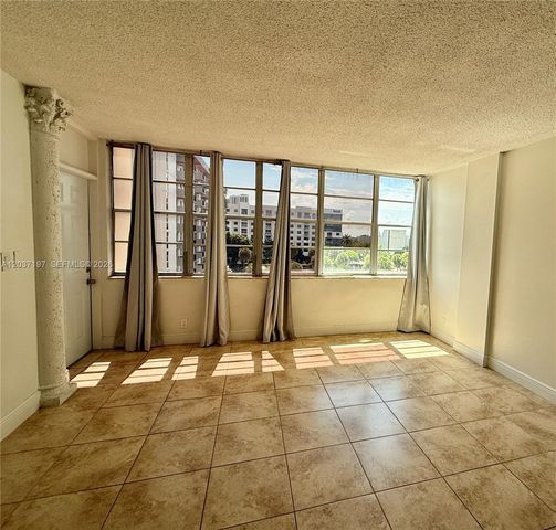2025 NE 164th St 507, North Miami Beach, FL 33162