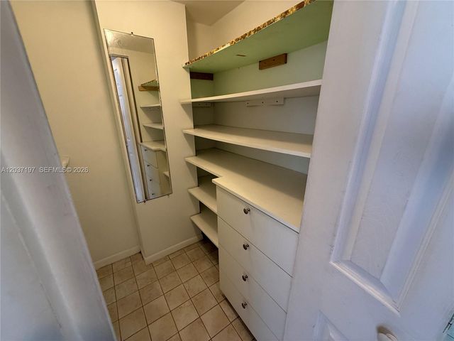2025 NE 164th St 507, North Miami Beach, FL 33162