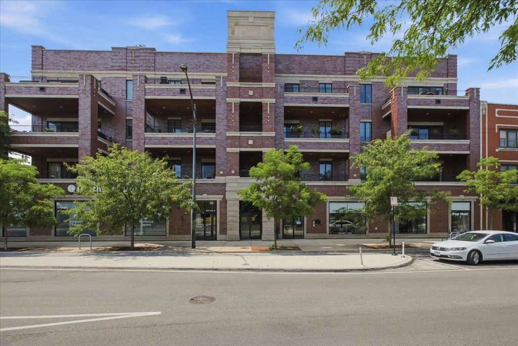 5820 N Clark Street 207, Chicago, IL 60660