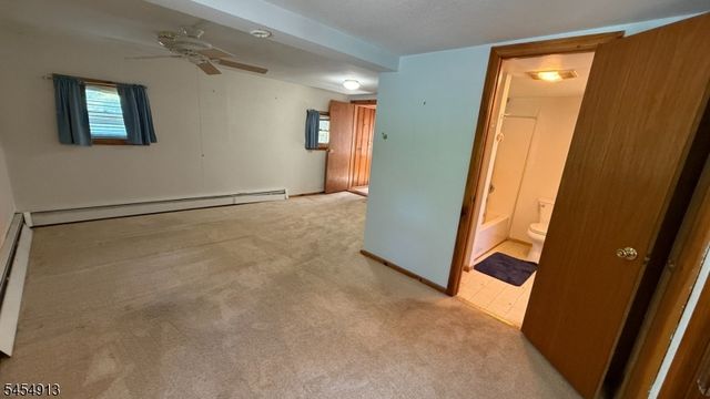 52 Horseshoe Dr, Jefferson Twp., NJ 07438