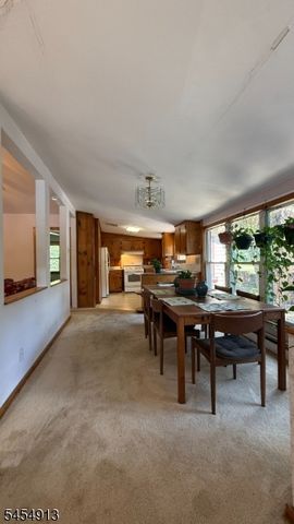 52 Horseshoe Dr, Jefferson Twp., NJ 07438