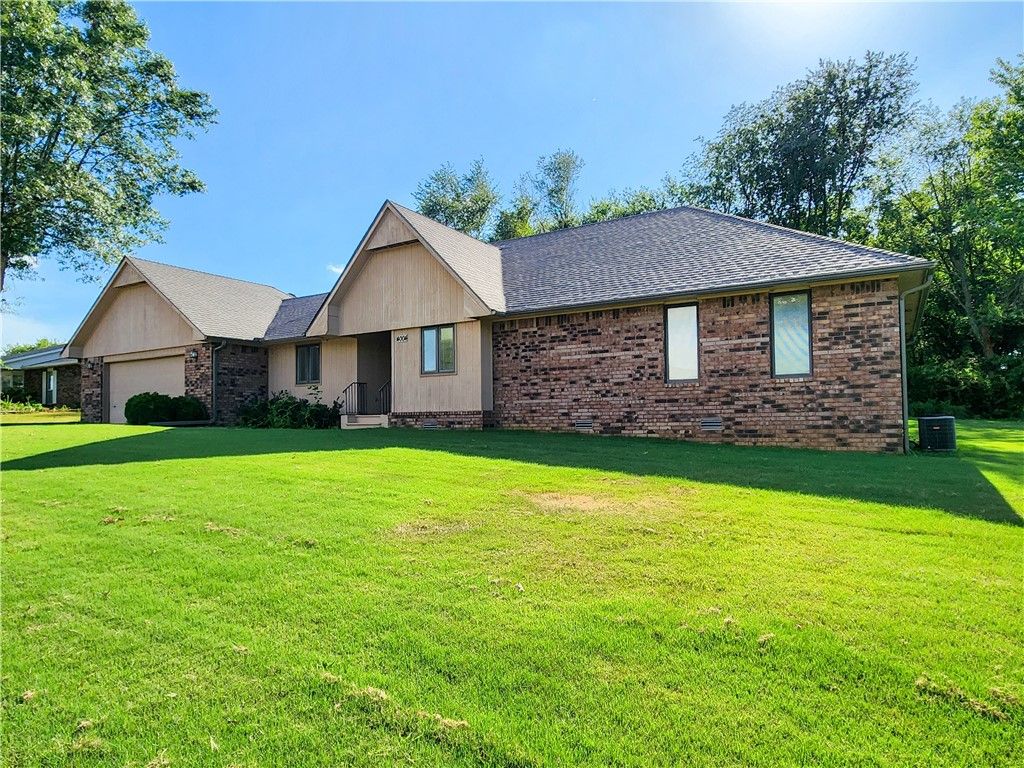 4004 Fairway Drive, Springdale, AR 72764