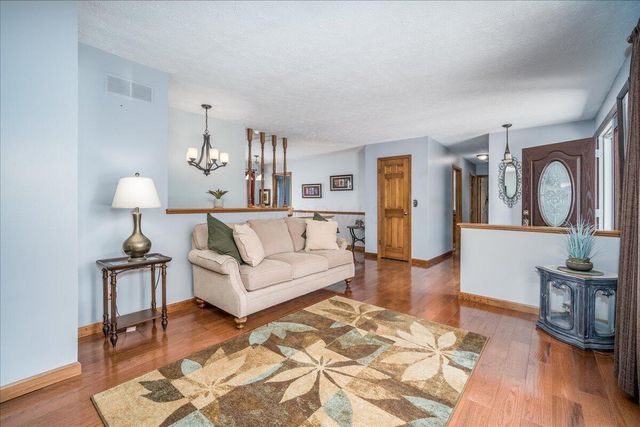 1800 Ginder Road NW, Lancaster, OH 43130