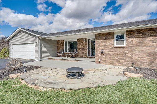 1800 Ginder Road NW, Lancaster, OH 43130