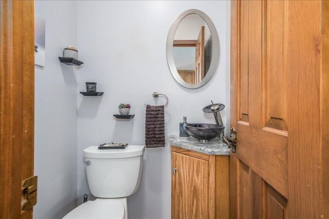 1800 Ginder Road NW, Lancaster, OH 43130