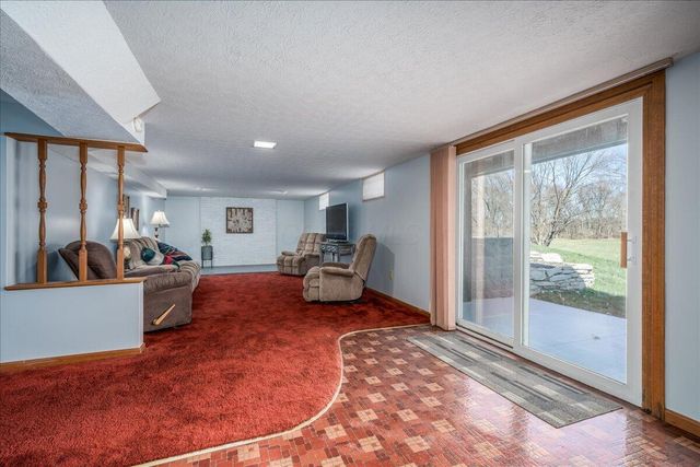 1800 Ginder Road NW, Lancaster, OH 43130