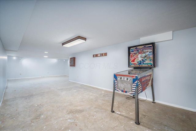 1800 Ginder Road NW, Lancaster, OH 43130