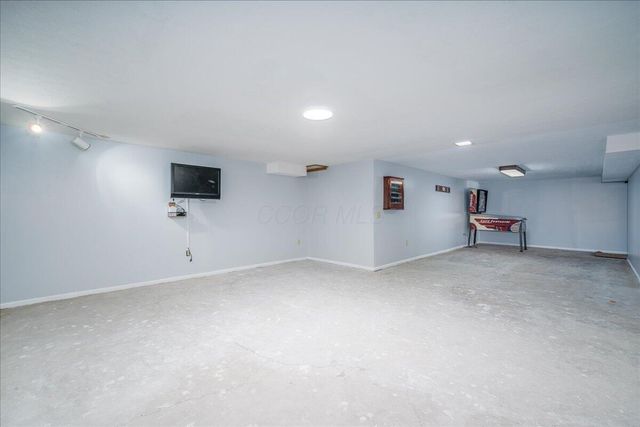 1800 Ginder Road NW, Lancaster, OH 43130