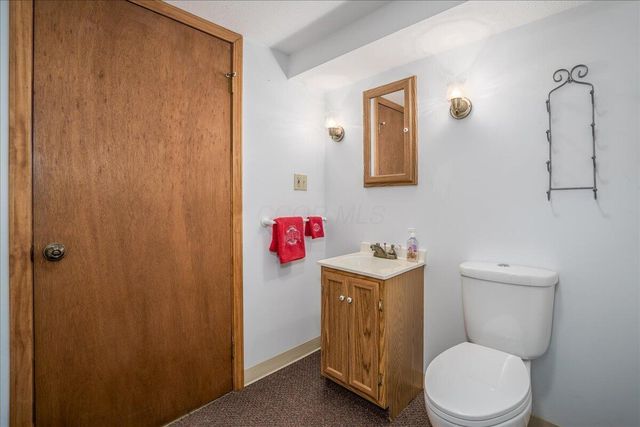 1800 Ginder Road NW, Lancaster, OH 43130