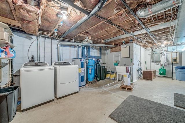 1800 Ginder Road NW, Lancaster, OH 43130