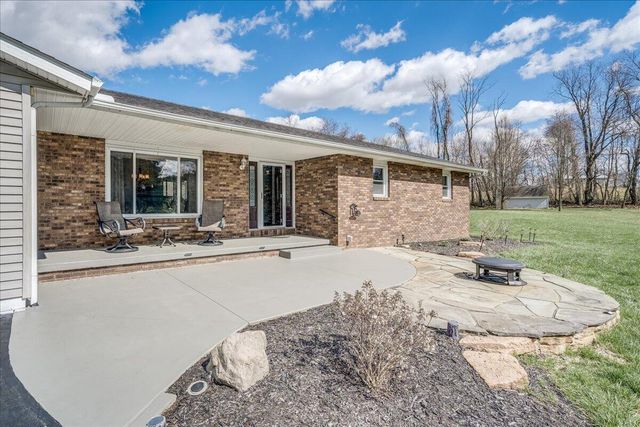 1800 Ginder Road NW, Lancaster, OH 43130