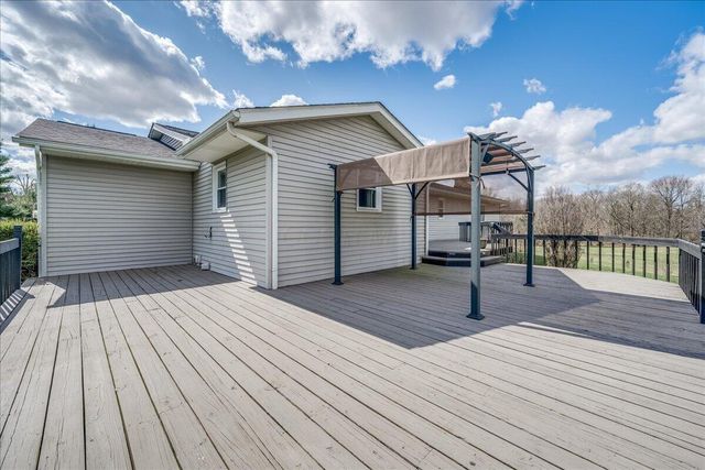 1800 Ginder Road NW, Lancaster, OH 43130