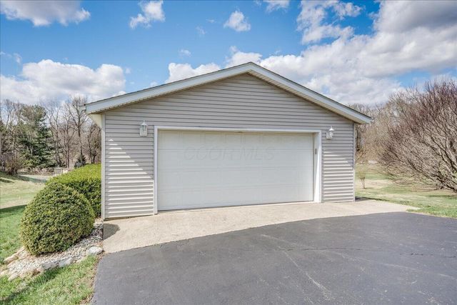 1800 Ginder Road NW, Lancaster, OH 43130