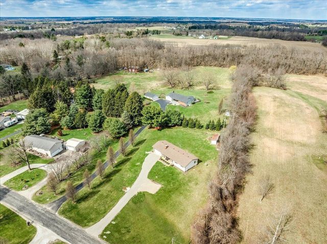 1800 Ginder Road NW, Lancaster, OH 43130