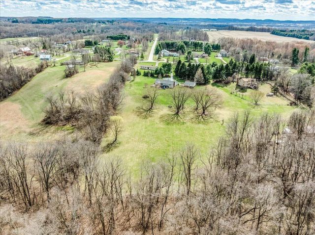 1800 Ginder Road NW, Lancaster, OH 43130