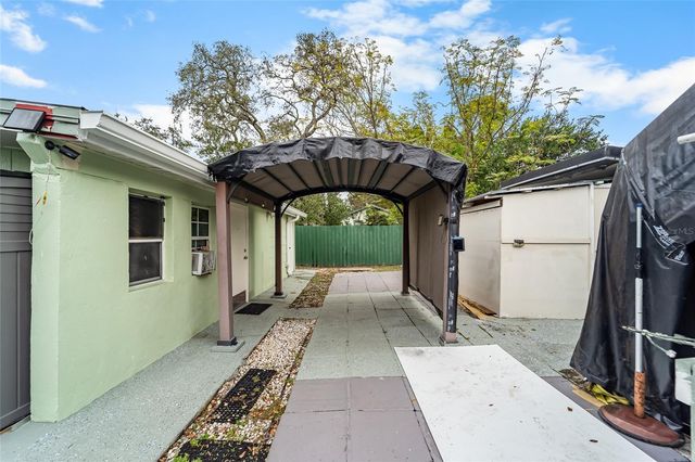 10001 N ARDEN AVENUE, Tampa, FL 33612