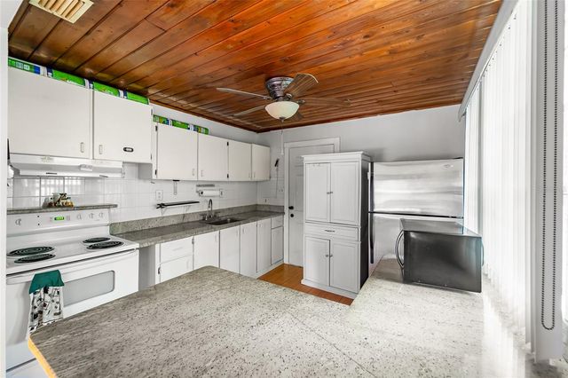 10001 N ARDEN AVENUE, Tampa, FL 33612