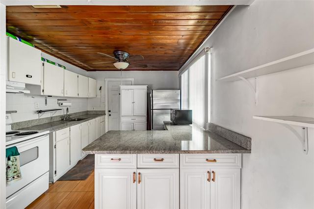 10001 N ARDEN AVENUE, Tampa, FL 33612