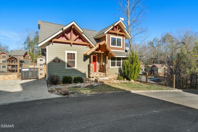 712 Still Hill Way, Gatlinburg, TN 37738