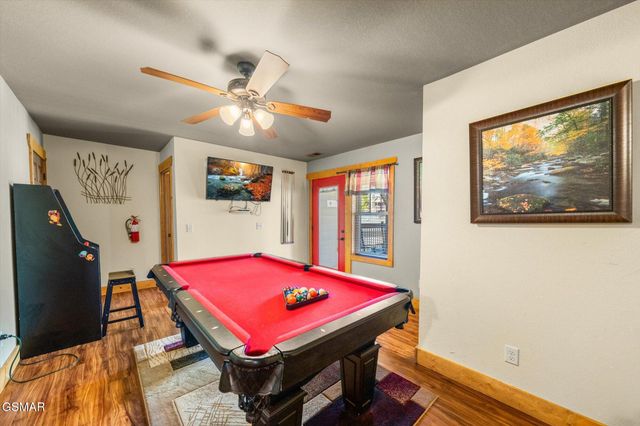 712 Still Hill Way, Gatlinburg, TN 37738