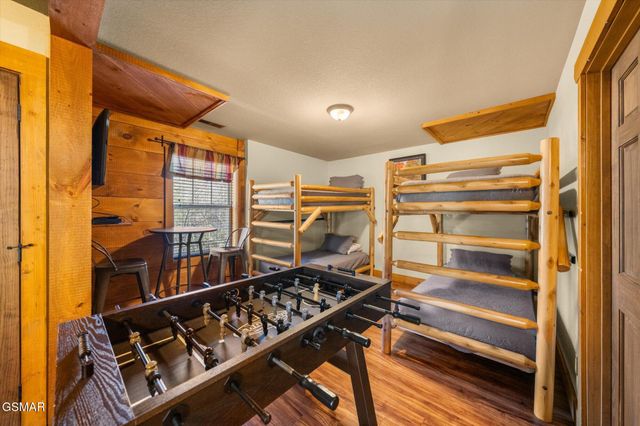 712 Still Hill Way, Gatlinburg, TN 37738