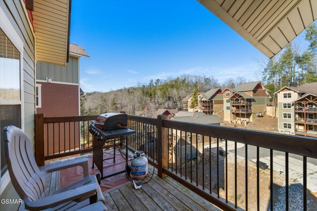 712 Still Hill Way, Gatlinburg, TN 37738