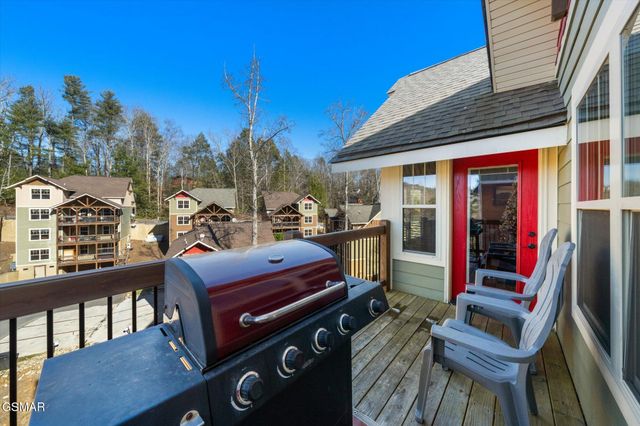 712 Still Hill Way, Gatlinburg, TN 37738