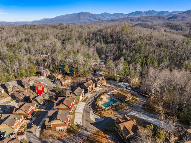 712 Still Hill Way, Gatlinburg, TN 37738