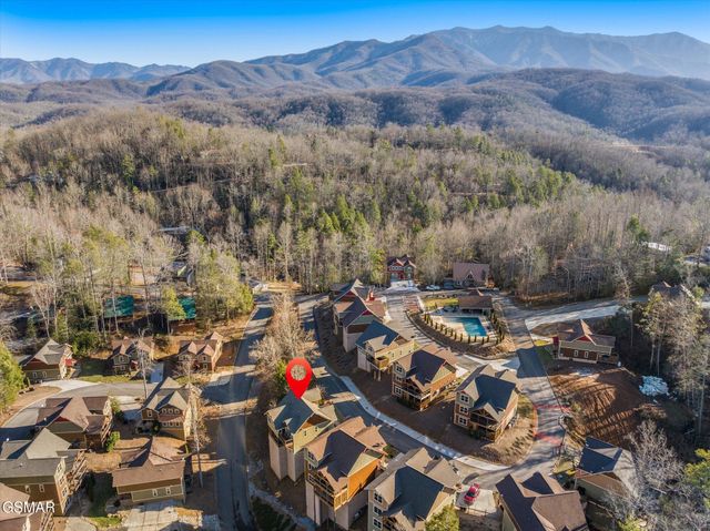 712 Still Hill Way, Gatlinburg, TN 37738